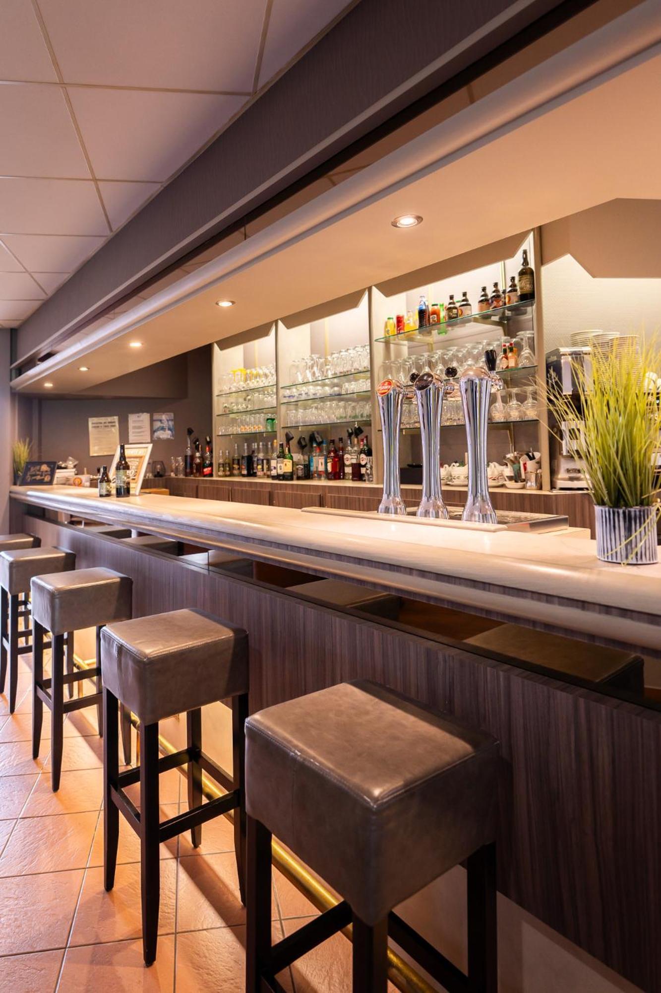 Logis Hotel Restaurant Le Sainte Mere Ngoại thất bức ảnh